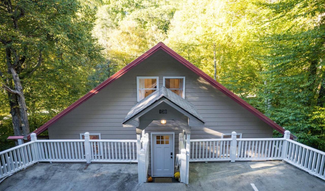 The Wanderer Guesthouse Boone Exterior photo